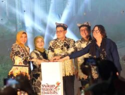 Pj Gubernur Jatim Apresiasi Pekan Batik Daerah yang Digelar Bojonegoro, Jadi Sarana Pemersatu Bangsa 