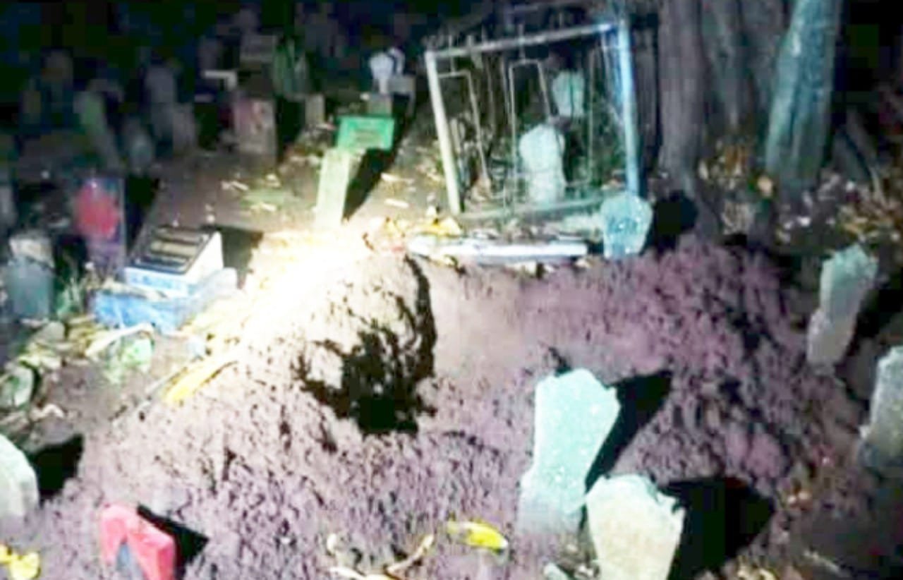 1a5d0f36cd267657477d2f4b0b04336836a90cb7276290d3c187c364a199bf36.0