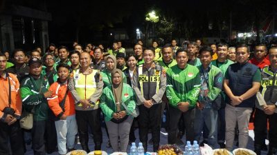 Perkuat Sinergi Jaga Harkamtibmas, Polres Bojonegoro Cangkrukan dan Doa Bersama Komunitas Ojol