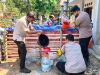 Polres Bojonegoro Salurkan 25 Ribu Liter Air Bersih ke Warga Terdampak Kemarau
