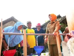 Warga Nganti Terbantu, Bantuan Air Bersih Pemkab Ditampung dalam Toren 5.300 Liter