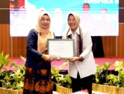 Nurul Azizah Terima Penghargaan Women with Inspiring Social Impact