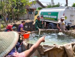 Peduli Kemarau Panjang, Kodim Bojonegoro Salurkan 130 Ribu Liter Air Bersih Setiap Hari
