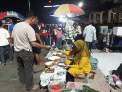 Dari Trucuk ke Alun-Alun Bojonegoro, Bu Saroh Promosikan Lontong Kikil di Tengah Meriahnya Festival Sandur HJB ke-349