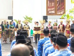 Peringati Hari Sumpah Pemuda ke-98, Bupati Setyo Wahono Apresiasi 18 Pemuda Berprestasi Bojonegoro