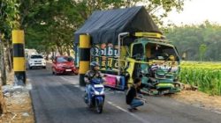 Truk Alami Kecelakaan Tunggal di Kesongo Kedungadem, Pengemudi Luka-luka